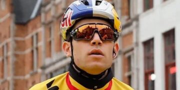 Na de val: Van Aert niet tegen te houden richting Ronde