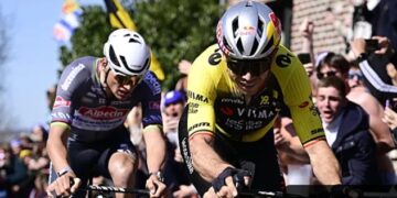 Fans Wout van Aert uiten frustraties over ‘wieltjeszuiger’ Van der Poel.Volledige details hieronder⬇️