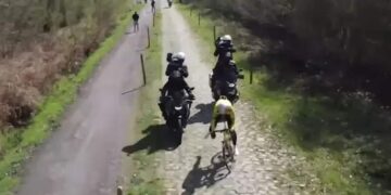 Wout van Aert ontsnapt aan drama tijdens verkenning Roubaix