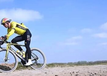 Klaar voor succes: Vanthourenhout ziet onmiskenbaar voordeel Van Aert