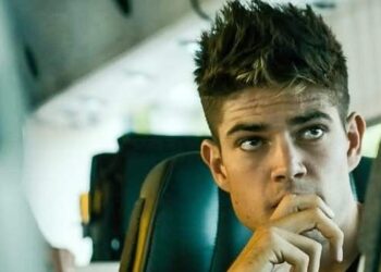 In een recent interview deelde de Belgische wielrenner Wout van Aert een interessante kijk op hoe zijn denkwijze en de wielerwereld in de loop der tijd zijn veranderd.