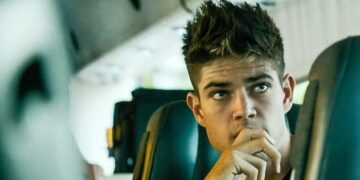 In een recent interview deelde de Belgische wielrenner Wout van Aert een interessante kijk op hoe zijn denkwijze en de wielerwereld in de loop der tijd zijn veranderd.