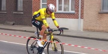 Van der Poel en Van Aert tippen Pogačar als favoriet voor Parijs-Roubaix