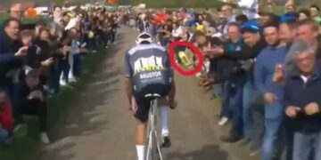 “Dit is een poging tot doodslag!” – Mathieu van der Poel eist strafrechtelijk onderzoek na bidon-gooiende ‘fan’ bij Parijs-Roubaix 2025