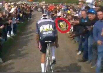 “Ik moet toegeven dat ik behoorlijk veel te veel had gedronken” – bidonwerper van Mathieu van der Poel tijdens Parijs-Roubaix biedt excuses aan in eerste publieke reactie.