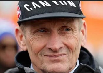 Adrie van der Poel, de vader van wielerster Mathieu van der Poel, heeft zich kritisch uitgelaten over het parcours van een recente wedstrijd.