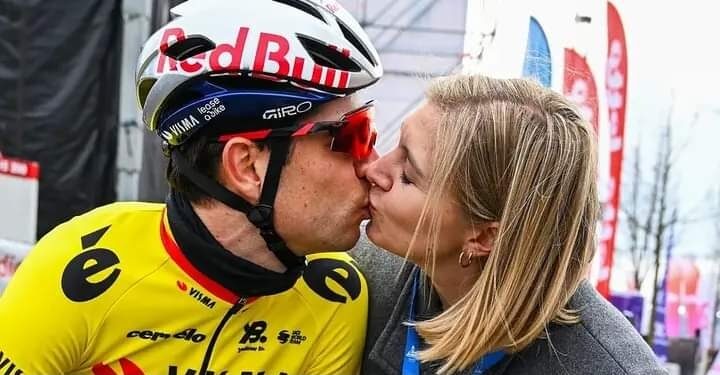 Wout valt door de mand: Sarah betrapt Van Aert op leugentje