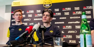‘Ik sta hier met meer vertrouwen dan vorige week’ – Wout van Aert laat zich niet uit het veld slaan door tegenslagen in aanloop naar de Ronde van Vlaanderen