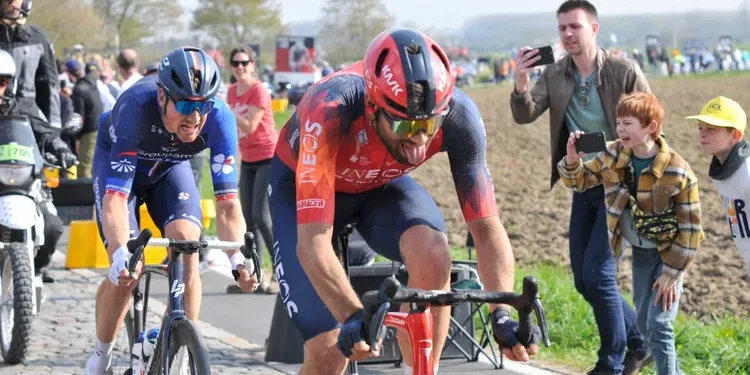 Van der Poel, van Aert of Pogacar beschouwt Van Hooydonck niet als favoriet voor Roubaix: ‘Hij is een vrachtwagen op kasseien’
