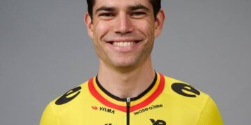 Wout van Aert Boekt Zakelijk Succes: Wielerster Maakt Indruk met Winstgevende Onderneming