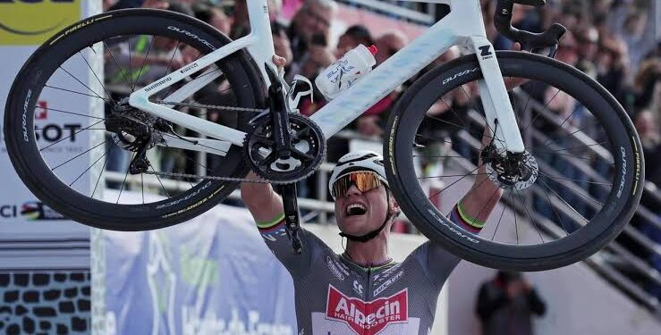 Netflix heeft de aankondiging gedaan van de release van een documentaire over de Nederlandse wielerster Mathieu van der Poel, getiteld The Van Bike.