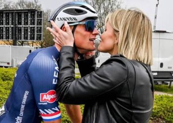 In een oprechte en emotionele boodschap kondigde Mathieu van der Poel aan dat hij zich gaat verloven met zijn langdurige vriendin, Roxanne Bertels.