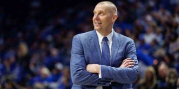 In a move that could shake up college basketball, the University of Tennessee is reportedly eyeing Kentucky Wildcats’ head coach as their top target for the next coaching hire. This development comes amid speculation that Tennessee’s current head coach, Rick Barnes, may be considering retirement