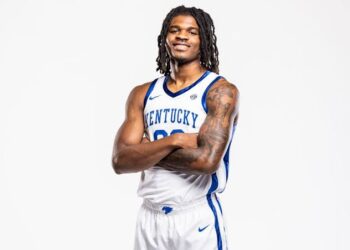 In a groundbreaking move for college basketball and video gaming, Kentucky Wildcats’ rising star Otega Oweh has reportedly signed a multimillion-dollar deal with EA Sports to be a key figure in the upcoming College Basketball 26 video game