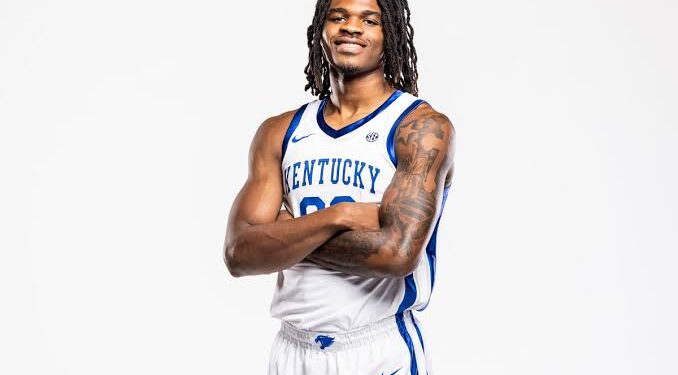 In a groundbreaking move for college basketball and video gaming, Kentucky Wildcats’ rising star Otega Oweh has reportedly signed a multimillion-dollar deal with EA Sports to be a key figure in the upcoming College Basketball 26 video game