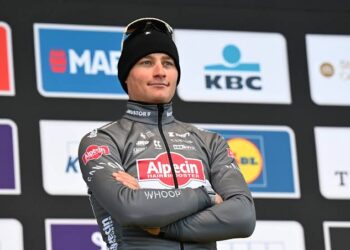 TUSSENSPRINT: Roubaix-gunst voor Van der Poel, eerherstel Van Aert