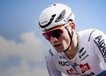 In een gedurfde en onverwachte wending heeft de Nederlandse wielerster Mathieu van der Poel zonder pardon zijn ambitieuze plan voor Parijs-Roubaix van tafel geveegd.