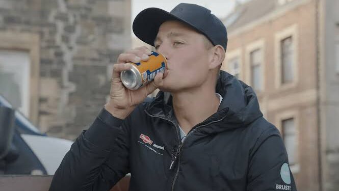 “Je herstel begint zodra je van de fiets stapt!”: Mathieu van der Poel deelt zijn geheime voedingsschema na de rit.