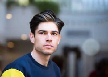 Triest Nieuws:De Belgische wielerheld Wout van Aert wordt geconfronteerd met een onvoorstelbaar verlies nadat het familiehuis volledig in vlammen is opgegaan.