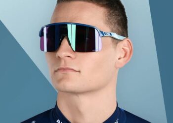 De Nederlandse wielersensatie Mathieu van der Poel heeft opnieuw laten zien dat hij niet alleen een kampioen is op de fiets, maar ook daarbuiten. In een genereus en hartverwarmend gebaar heeft de wereldtopper aangekondigd dat hij 200 fietsen doneert aan mensen die ze goed kunnen gebruiken.