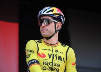 Voormalig profwielrenner en ploegleider Johan Bruyneel heeft voor opschudding gezorgd in de wielerwereld met een verrassende uitspraak over de Belgische topper Wout van Aert.