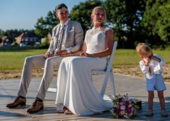 De Belgische wielerster Wout van Aert heeft openhartig gesproken over zijn privéleven en gedeeld waarom hij ervoor koos om met zijn vrouw, Sarah De Bie, te trouwen in plaats van met iemand anders.