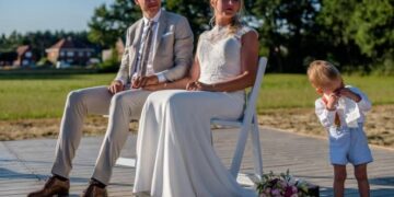 De Belgische wielerster Wout van Aert heeft openhartig gesproken over zijn privéleven en gedeeld waarom hij ervoor koos om met zijn vrouw, Sarah De Bie, te trouwen in plaats van met iemand anders.