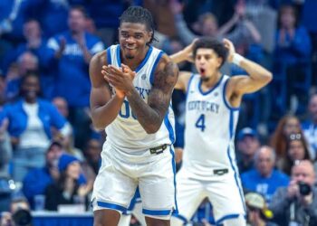 Kentucky Wildcats guard Otega Oweh has officially entered the transfer portal while also declaring for the 2025 NBA Draft, creating a major stir around the college basketball world.