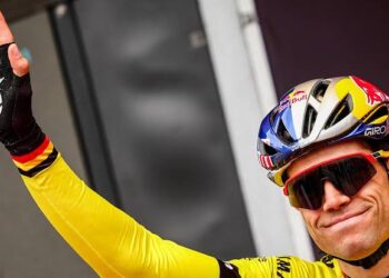 Wout van Aert, bekend om zijn intense rivaliteit met Mathieu van der Poel, heeft veel mensen verrast door publiekelijk sterke steun voor zijn collega-coureur te tonen.