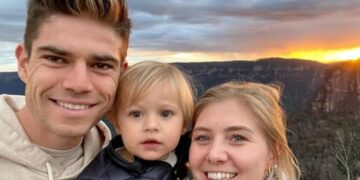 Wout van Aert schenkt vrouw en schrijft oprechte boodschap ter ere van hun jubileum — en zoon Georges steelt de show met een prachtig optreden