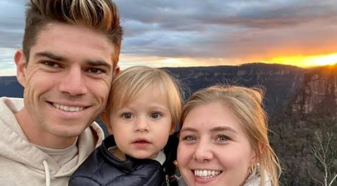 Wout van Aert schenkt vrouw en schrijft oprechte boodschap ter ere van hun jubileum — en zoon Georges steelt de show met een prachtig optreden