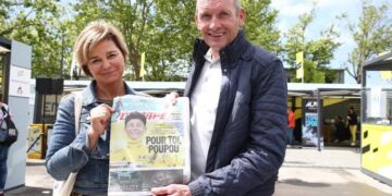 Mathieu Van der Poel en zijn ouders en familie komen samen om de postume verjaardag van opa Raymond Poulidor te vieren en het leven en de nalatenschap die hij heeft achtergelaten in de wielersport en de wereld…….. meer details binnenin