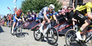 Mathieu van der Poel stelt opnieuw teleur na tekortschieten in Ronde van Vlaanderen