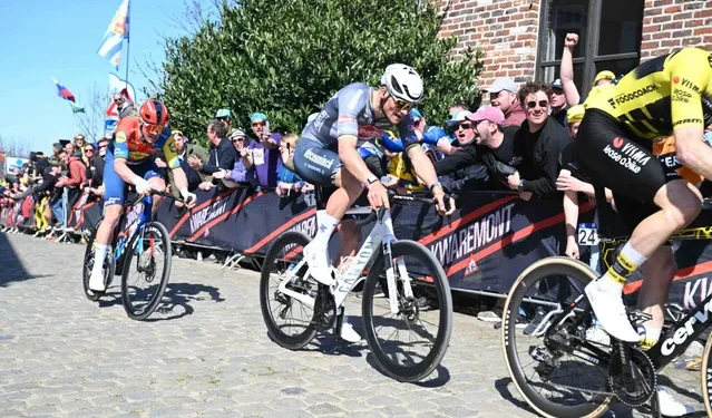Mathieu van der Poel stelt opnieuw teleur na tekortschieten in Ronde van Vlaanderen