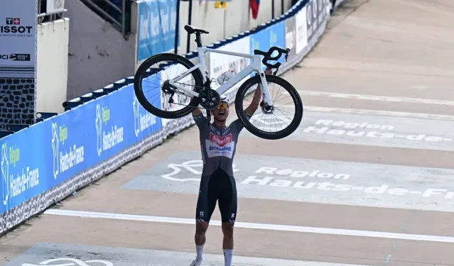 Een Grand Slam voor Van der Poel? Vader Adrie is optimistisch, maar waarschuwt: “Organisaties maken hun wedstrijden steeds zwaarder”