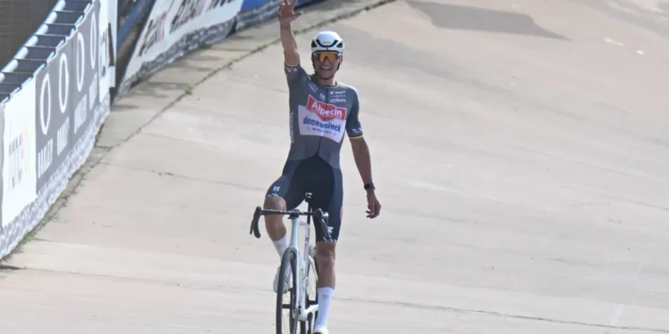 Incasseren: Mathieu Van der Poel sleept dit voorjaar veel prijzengeld in de wacht