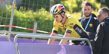 “Sommige keuzes moeten worden herzien”: Jan Bakelants bekritiseert Team Visma | Lease a Bike te midden van Wout van Aerts problemen in 2025