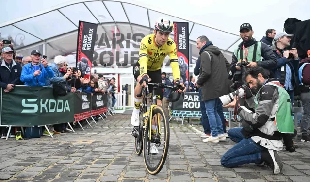 België bezorgd over tactiek Van Aert: “Op dat moment toegeven aan de concurrentie is rampzalig”