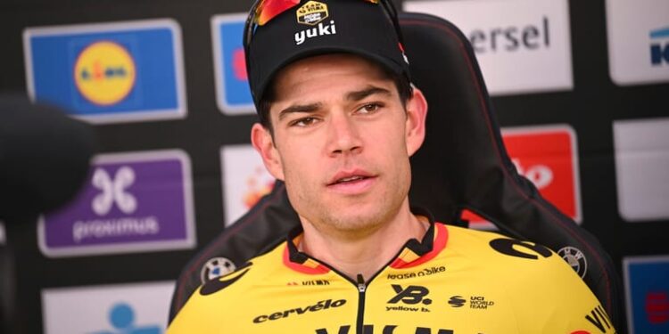 Wout van Aert heeft recent zijn twijfels geuit over zijn sprintprestaties en erkend dat hij niet volledig begrijpt wat zijn snelheid en kracht in de laatste fases van wedstrijden beïnvloedt.