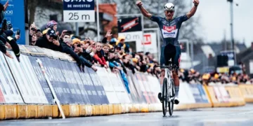 ‘Het kan me niet schelen’ – Mathieu van der Poels teammanagement onaangedaan door mogelijke tactische hoofdpijn Ronde van Vlaanderen