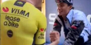 De Belg Wout van Aert maakte een groots gebaar aan het einde van de 9e etappe: hij begroette Isaac del Toro, waarmee hij het talent en de vastberadenheid van de jonge Mexicaan erkende.