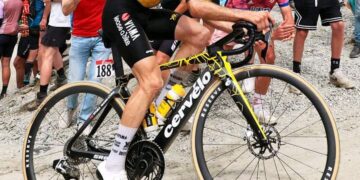 Een onvergetelijke beslissende Giro d’Italia: Simon Yates wint de Maglia Rosa na epische strijd in etappe 20 🇮🇹🩷