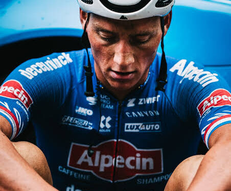 Eerste beelden binnen: Mathieu van der Poel in verhitte ruzie met Kristof de Kegel die bijna escaleerde tot vuistgevecht