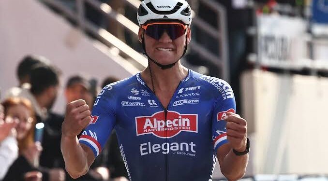 Netflix kondigt een diepgaande documentaire aan over de Nederlandse wielerlegende Mathieu van der Poel: een rauwe, ongefilterde reis door de hoogte- en dieptepunten en de felle vastberadenheid die hem tot een van de meest geliefde en onbegrepen kampioenen van de sport hebben gemaakt….