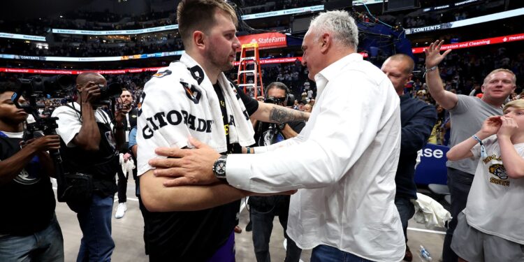 Saša Dončić, oče košarkarske zvezde Luke Dončića, pravi, da je že v rosnih letih vedel, da bo njegov sin postal zvezdnik, in pripoveduje o preizkušnji, ki se je zgodila v preteklosti.