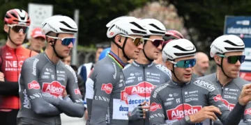 Transfergesprekken in België: Van Aert en van der Poel kunnen belangrijke knechten voor de Klassiekers verliezen