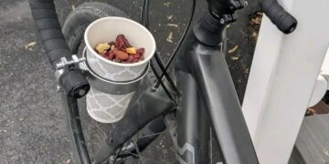 Wout van Aert: Mijn nieuwe snackbeker op mijn fiets, zodat ik ontbijt kan eten terwijl ik rijd