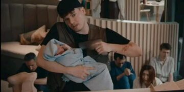 B.L.O.E.D.B.A.D. DREIGT IN SEIZOENSFINALE VAN ‘FAMILIE’: WARD SLAAT DOOR – Gijzeling Mondt Uit in Doodsangst👇