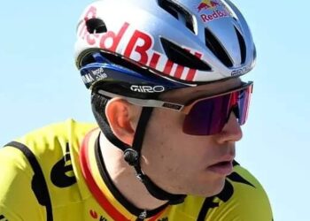In een verrassende wending heeft Team Visma-Lease a Bike besloten om sterrenrenner Wout van Aert uit de aankomende wedstrijden te houden, wat wijst op een duidelijke koerswijziging in de strategie van het team dat zijn belasting beter wil beheren en topvorm later in het seizoen wil garanderen