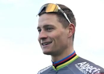 Onprofessioneel?Alpecin-Deceuninck Reageert Duidelijk op Kritiek rond Mathieu van der Poel